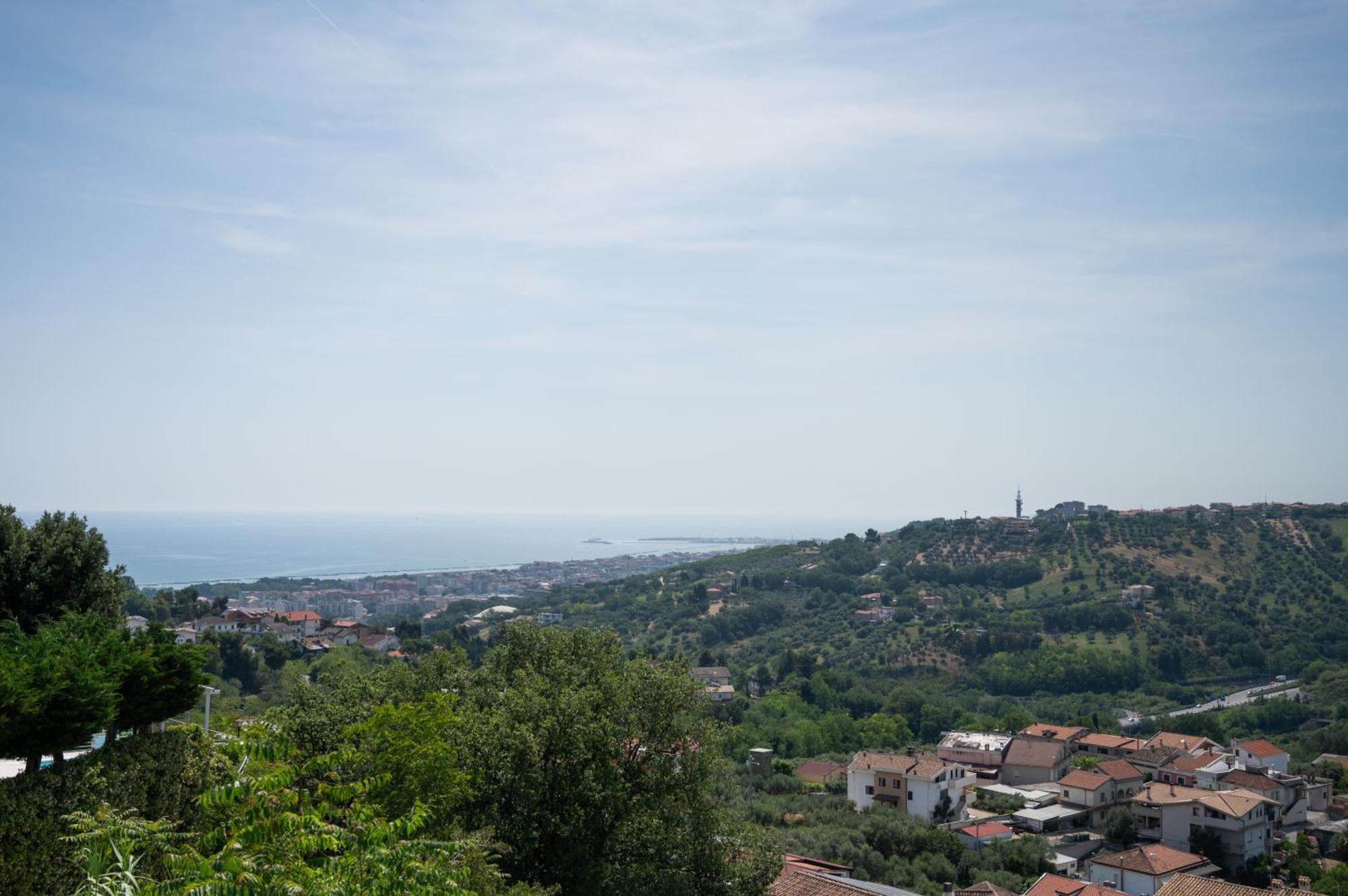 Casa Vista Mare E Colline A Montesilvano Colle المظهر الخارجي الصورة